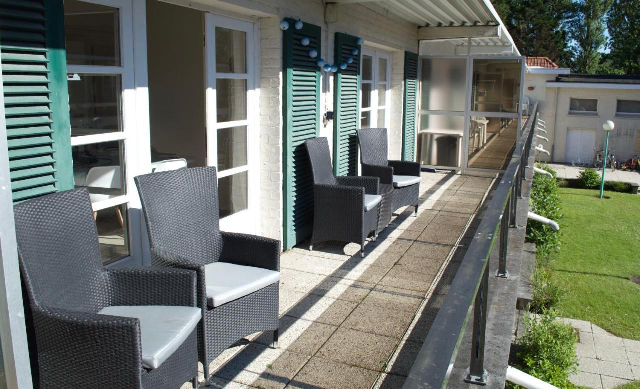 Sunny Apartment In Residential Park - De Haan Exterior foto